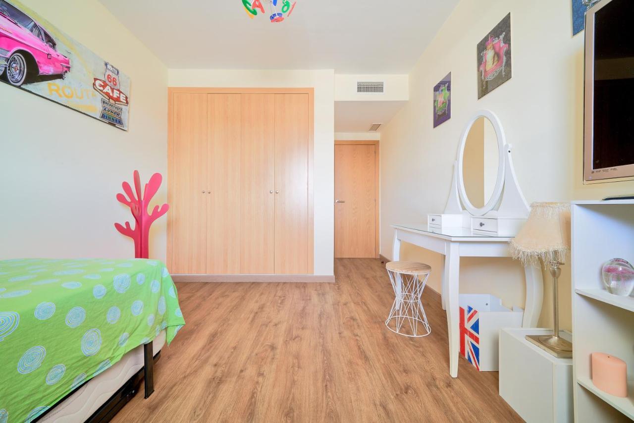 Alterhome Apartamento Con Piscina Maria Zambrano Malaga Bagian luar foto