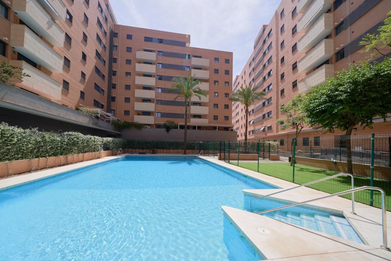 Alterhome Apartamento Con Piscina Maria Zambrano Malaga Bagian luar foto